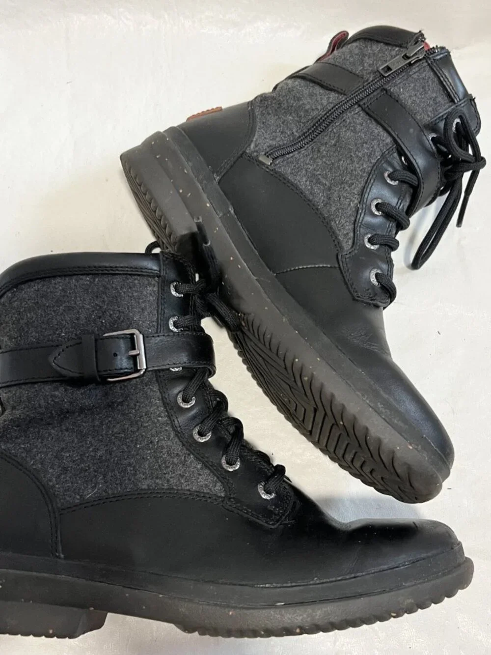 UGG boots Kesey size 7 waterproof leather black gray wool waterproof lace zip up